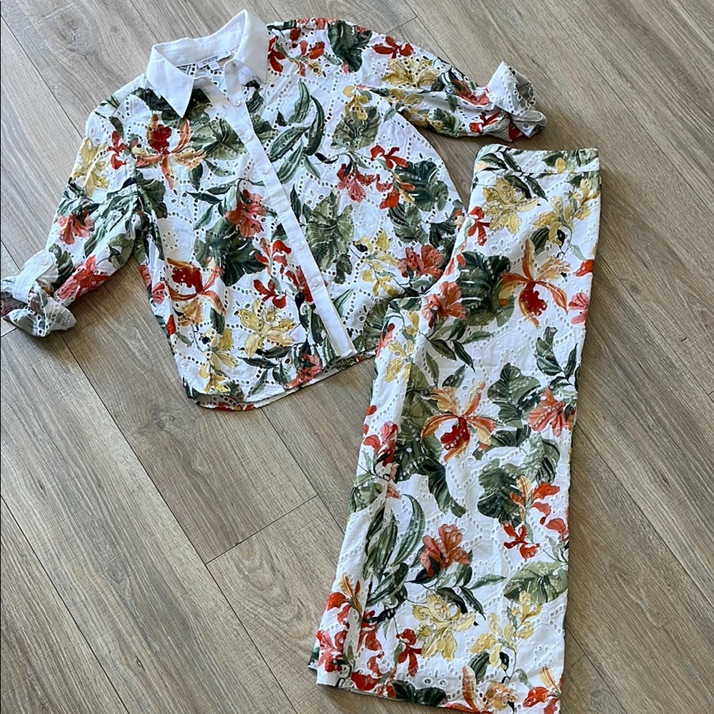 Chico’s Floral Eyelet Set - Multicolor.    Top Size: 6 Pants Size: 4
